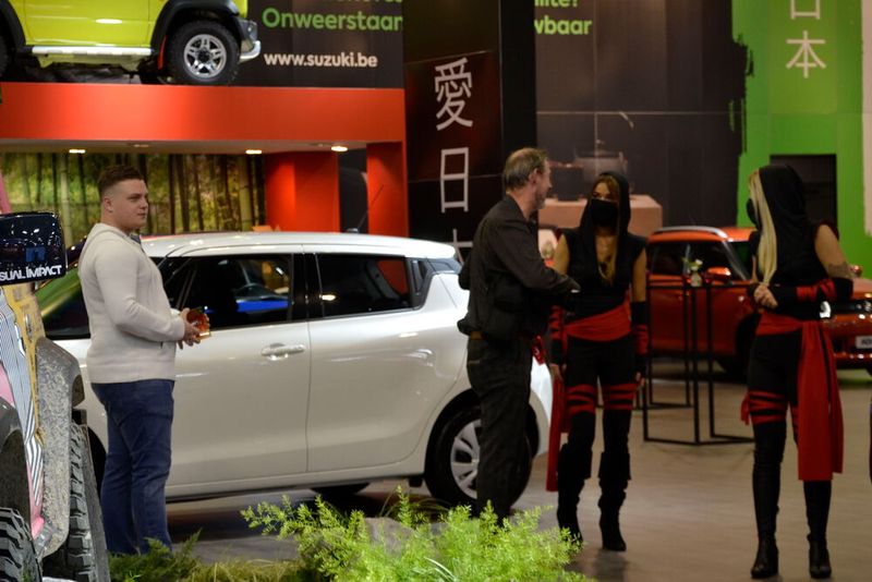 Anders als auf dem Genfer Autosalon gibt es auf den Ständen keine Hostessen – zumindest nicht im klassischen Sinn. (Julia Mauritz/»kfz-betrieb«)