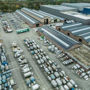 Auf dem 35.000 m² großen Gelände stellt Foeth Prozessmaschinen in Stand.(Bild:  Foeth)