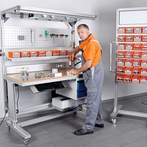 Minitec ist seit vielen Jahren auf ergonomische Arbeitsplätze spezialisiert.(Bild:  Minitec)