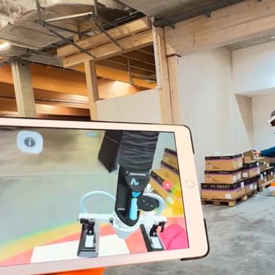 Dank Virtual Reality (VR) lassen sich geplante Anlagen im realen Maßstab darstellen und können direkt im Raum erlebt werden. (Bild: Aero-Lift)