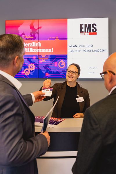 Impressionen vom 24. Würzburger EMS-Tag: Im Mittelpunkt standen aktuelle Branchenthemen, praxisnahe Impulse und insbesondere der persönliche Austausch innerhalb der EMS-Community. (Bild: Stefan Bausewein)