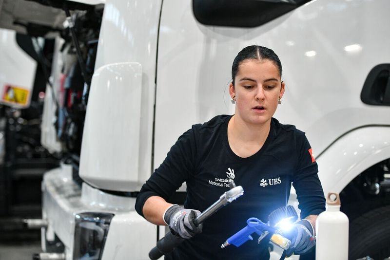 Sophie Schumacher aus der Schweiz war die beste Lkw-Mechatronikerin. (Bild: Worldskills International)