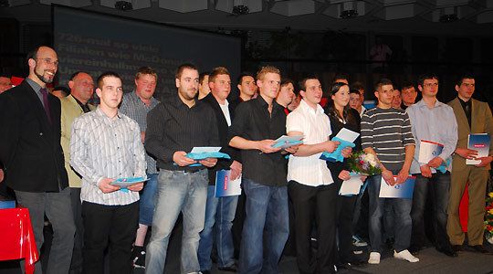 Fokus auf die Nachwuchskräfte: Bei der Kfz-Innung Trier-Saarburg spielt der Nachwuchs eine große Rolle. Jüngst stellte die Innung das Thema Aus- und Weiterbildung in den Mittelpunkt ihrer Versammlung. In diesem Jahr konnten 80 Kfz-Mechatroniker frei gesprochen werden. (Archiv: Vogel Business Media)