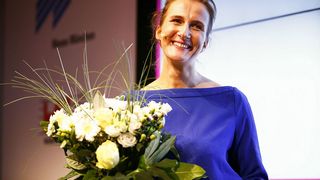 Prof. Dr. Katja Nettesheim führte die Gäste durch den Abend. (Bild: Paul Knecht/storytile)