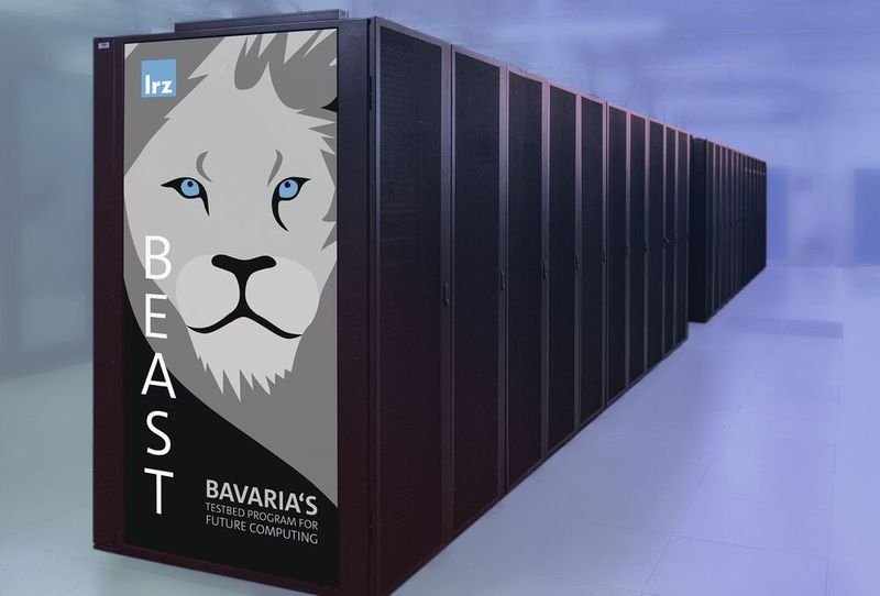 Abbildung 25: November 2020: Mit „Beast“ (Bavarian Energy-, Architecture- and Software-Testbed) baut das LRZ eine Testumgebung auf, die die Antworten darauf liefern soll – dabei immer im Blick: Die Energie-Effizienz der Systeme. Bestandteile sind Knoten auf Basis aktueller „AMD-Rome“-Prozessoren mit „MI50“-GPUs des gleichen Herstellers installiert, Knoten mit den auf ARM basierenden Prozessoren „Marvell Thunder X2“ implementiert, die durch Nvidia-GPUs vom Typ „Tesla V-100“ unterstützt werden., sowie der ebenfalls auf ARM-basierende Fujitsu-Prozessor „A64FX“. Siehe „Das Biest für kommende Supercomputer; Das Leibniz-Rechenzentrum erforscht die kommende IT-Grundlage für die Wissenschaft “ (Bild: LRZ)