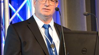 Wies darauf hin, dass die Kostenbelastungen des Handels immer weiter steigen: Mazda-Händlerverbandspräsident Werner Prange  (Mauritz / »kfz-betrieb«)