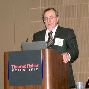 „Mit dem neuen DXR Raman Mikroskop ermöglichen wir dem Anwender den Einsatz der Raman-Technologie in Routine-Anwendungen.“ Dr. Ian Jardine, Vize-Präsident Global Research and Development bei Thermo Fisher Scientific