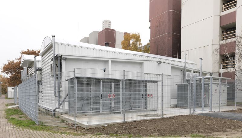 Gasflaschenlager im Außenbereich der Anlage. (Bild: Denios)