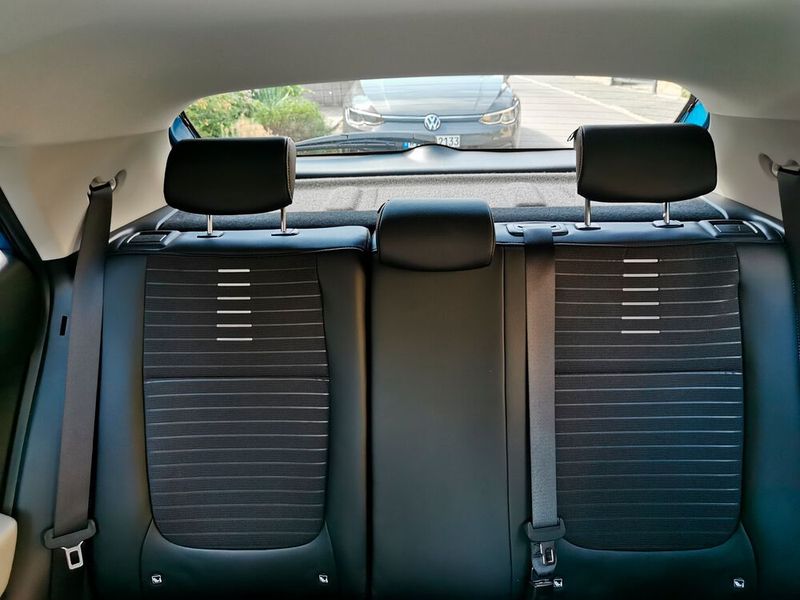 8. Innere Werte: Er ist kein Innenraumriese. Aber er bot zwei Kindersitzen und dem dazugehörigen Inhalt ausreichend Platz. Als Familienauto funktioniert der Stonic also auch.  (Bild: Christian Otto/ Vogel Communications Group)