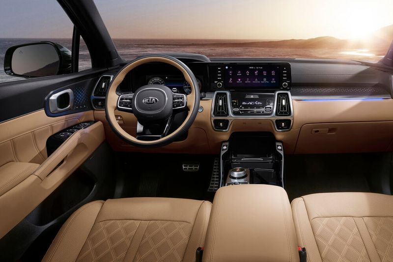 Das Interieur des neuen Sorento wirkt deutlich nobler als bei den Vorgängern. (Bild: Kia)