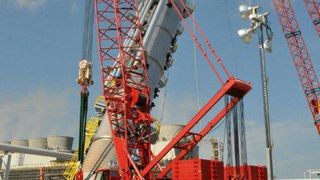 Corunna ethane separator tower lift as part of the Corunna Revamp Project. (Picture: Nova Chemicals)