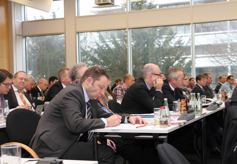 Über 100 Teilnehmer besuchten die Fachtagung der Industrieplattform 3D-Druck in Frankfurt beim VDMA. (Bild: Michel)