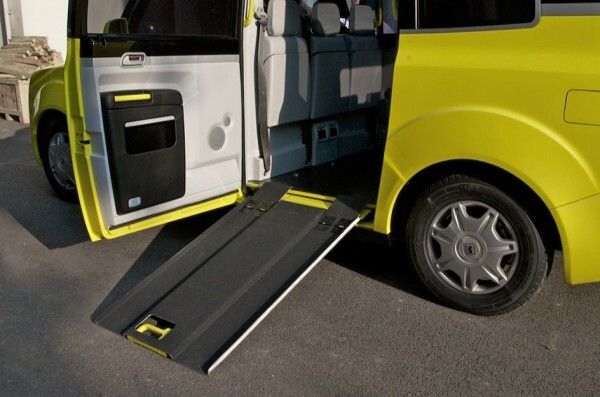 Das Metrocab eignet sich auch hervorragend zur Beförderung von Fahrgästen im Rollstuhl. (Bild: Frazer-Nash)