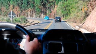 Wollen Automobilkonzerne die Akzeptanz für das autonome Fahren in der Bevölkerung erhöhen, müssen sie Bedenken hinsichtlich der Cybersecurity ernst nehmen. (Bild: gemeinfrei)