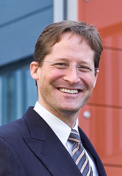 Joachim Goldbeck, Geschäftsführer der Goldbeck Solar GmbH: „Die Logistikbranche mit ihrem hohen Verkehrsaufkommen ist inzwischen umweltbewusster und umweltfreundlicher geworden. Viele denken darüber nach, wie sie dem Klimawandel entgegenwirken können: Der Unternehmer der Zukunft baut mit Solar.“ Bild: Goldbeck Solar (Archiv: Vogel Business Media)
