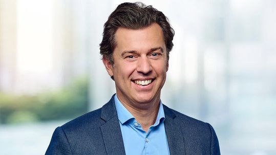 Uli Kiendl, CEO des Start-ups „Ryd“. Das Unternehmen aus München stellt die Technik hinter den Bezahlsystemen der Autohersteller.(Bild:  Ryd)