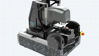 Das ist die neue 9-Achs-Mikroskopierstation von Steinmeyer. Auch sehr komplex geartete Bauteile könnten damit in hochauflösender Qualität aufgenommen werden. (Steinmeyer)