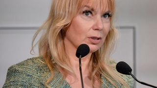 EU-Industriekommissarin Elzbieta Bienkowska: „Die neuen Vorschriften werden uns sauberere Fahrzeuge bescheren“ (Bild: European Union)