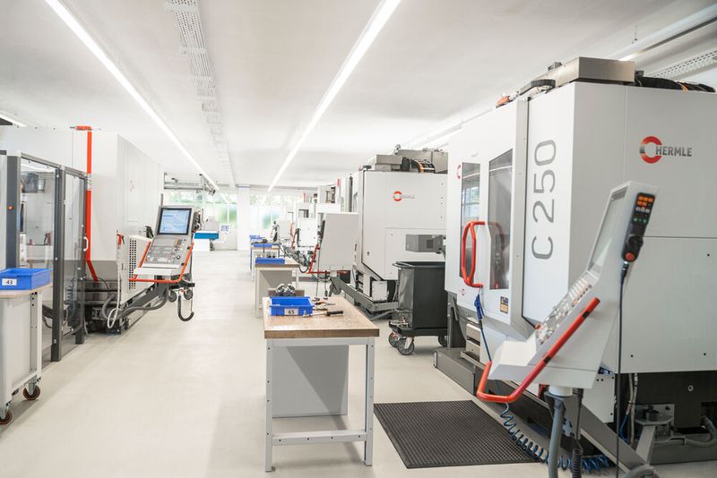 HIN Feinmechanik CNC machine park (Source: Maik Goering Photography/ Ency)