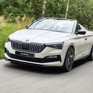 Skoda hat ein neues Modell aus der Montagehalle gelassen: den Slavia.(Bild:  Skoda)