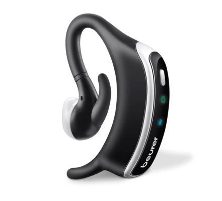 Schnarchstopper SL 70:  Der SL 70 dient der sanften Schnarchtherapie. Erkennt er ein Schnarchgeräusch, so sendet er Ton- und Vibrationsimpulse, die z. B. eine Änderung der Liegeposition auslösen. Die Impulsintensität kann über eine App individuell eingestellt werden. Die Ein-/Aus-Taste und die Info-LEDs zu Akku und Bluetooth werden durch eine hellgraue Umrandung hervorgehoben. An der Unterseite befindet sich ein Micro-USB-Anschluss zum Wiederaufladen des Geräts. Es werden Ohrstöpsel in drei verschiedenen Größen mitgeliefert. (Bild: Red Dot / )