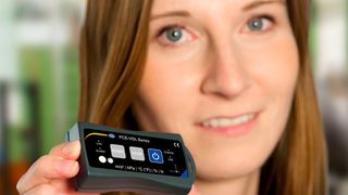 Vor allem für Einsätze in Logistik und Maschinenbau konzipiert: der Datenlogger PCE-VDL 16I. (PCE Deutschland)