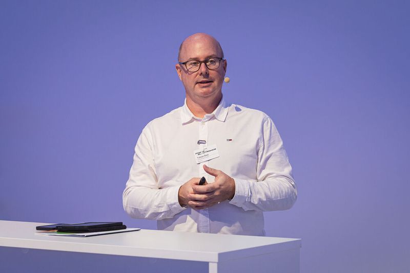 Unter dem Motto „Power of Electronics” versammelten wir am 18. und 19. Oktober 2022 sechs Elektronikkonferenzen in Würzburg: Entwicklerforum Leistungselektronik, DC/DC-Wandler-Tag, Schaltnetzteiletag, Batteriepraxis Forum, Praxisforum Elektrische Antriebstechnik und Cooling Days. Auch 2023 findet Power of Electronic statt. Merken Sie sich bereits jetzt den Termin vor: 17. bis 18. Oktober 2023.  (Bild: Stefan Bausewein )