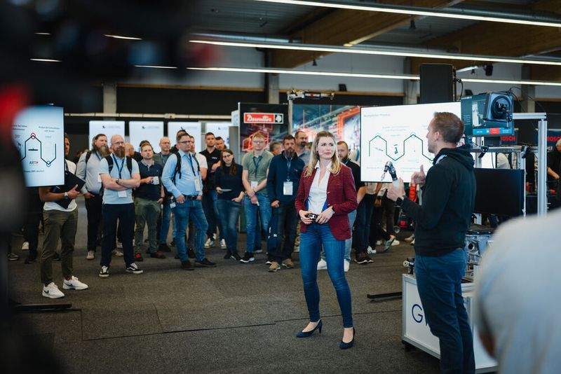 Insgesamt 875 Teilnehmer besuchten die Schraubtec Landshut am 14. Mai 2025 in der Sparkassen Arena. (Bild: Tino Boecher)