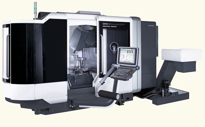 Bild 1: Polycarbonatscheiben geben den Blick in den Arbeitsraum eines CNC-Bearbeitungszentrums frei. Sie sind leichter als Glas und dennoch bruchsicher.  (Bild: Gildemeister)