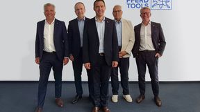 Pferd Tools aus Marienheide verabschiedet sich vom COO Klaus Kasper und begrüßt den Nachfolger Dr. Armin Küper.  Von links: CEO Jörn Bielenberg, Klaus Kasper, Dr. Armin Küper, CSO Jörg Hesse, und CFO Stefan Kroll. (Bild: Pferd Tools)