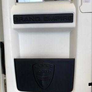 So sehen individuelle Lederteile für ein Luxus-Wohnmobil aus, die per Schaumverformung und 3D-Druck geformt wurden.(Bild:  Formlabs)