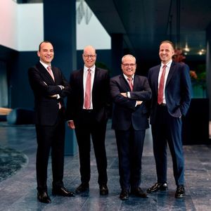 Stephan Gehrig (rechts) erweitert als neuer Geschäftsführer Vertrieb und Marketing die Geschäftsführung der Gemü Gruppe. v.l.n.r.: Gert Müller, CEO und Managing Partner der Gemü Gruppe, Stephan Müller, Chief Financial Officer (CFO), Matthias Fick, Chief Operating Officer (COO), Stephan Gehrig, Chief Sales and Marketing Officer (CSMO).(Bild:  Gemü)