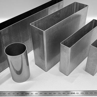 Die Formnext 2025 nahm das Fraunhofer IGCV aus Augsburg zum Anlass, zu zeigen, wie das Verfahren Pulverbettfusion (PBF) die Batteriezellenentwicklung beschleunigen und günstiger machen kann. (Bild: Fraunhofer IGCV)