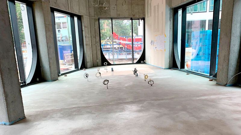 Platz für drei Modelle soll es im Ausstellungsraum aber schon geben. (Bild: Seat Deutschland)