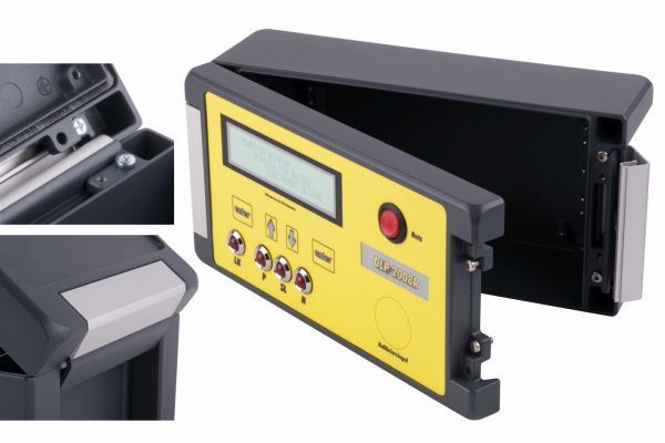 Bild 1: Bei der Serie Bocube Alu sind sämtliche Komponenten – auch die zur Standardausstattung zählenden Scharniere – in Metall ausgeführt und unverlierbar mit dem Gehäuse verbunden. (Bild: Bopla)