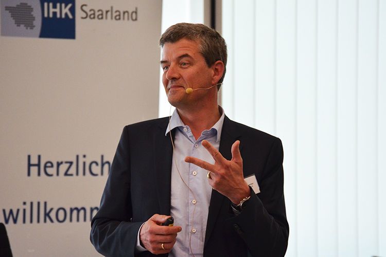 Dr. Jörg von Steinaecker zu Digitalisierungsprojekten im Handel: „Am besten mit kurzen, einfachen Experimenten anfangen.“ (Rehberg / »kfz-betrieb«)