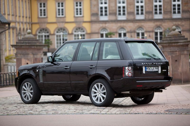 Bewusst behutsam hat der Hersteller das Karosseriedesign des Range Rover verändert. (Archiv: Vogel Business Media)