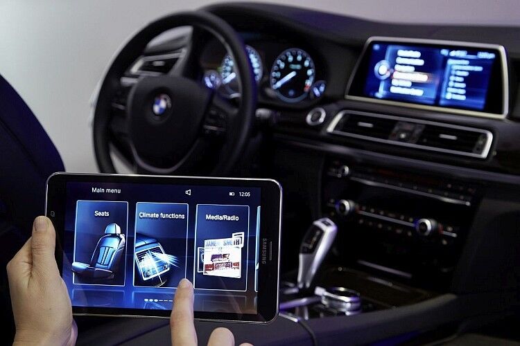 Heim- und Automobilelektronik wachsen immer mehr zusammen, wie das Beispiel von BMW zeigt. (Foto: BMW)