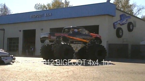 Der Bigfoot 20: der weltweit erste Monstertruck mit Elektroantrieb macht mit über 260 kW und 1100 Nm Autos umweltschonend platt (Bild: Bigfoot 4x4 Inc.)
