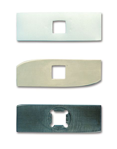 Wear factors based on the sand-slurry process PE UHMW = 1 (top); PP = 7 (middle); steel = 1.6 (bottom). (Almatec)