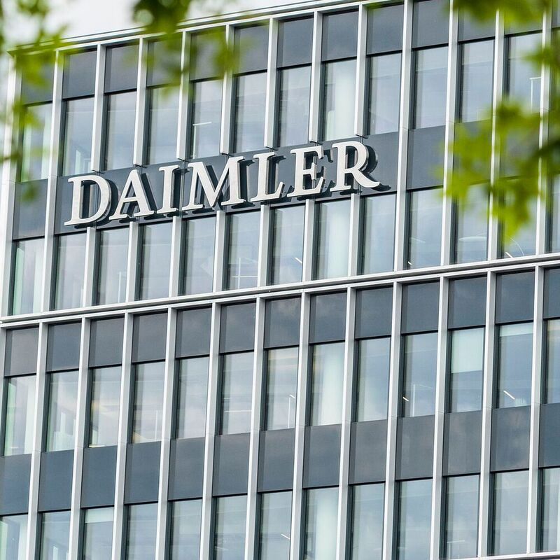 Daimler muss sparen.
