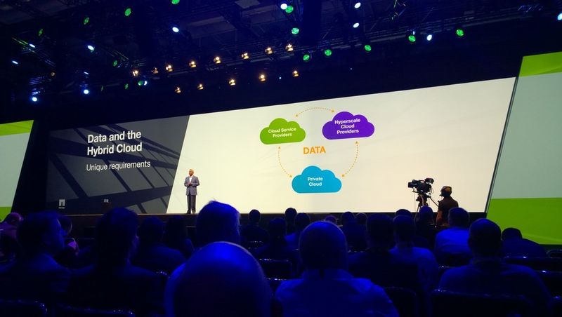 Für NetApp stellt die Hybrid Cloud besondere Anforderungen an das Daten-Management, die das Unternehmen erfüllen will. (IT-Business)