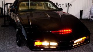 Neben seinem umfangreichen Produktportfolio für Fahrerassistenzfunktionen und Bremssysteme zeigte Bosch auf der CES in Las Vegas eine echte Hollywood-Legende: einen Nachbau von K.I.T.T. aus der Action-Serie Knight Rider. (Bild: Bosch Mobility Solutions)