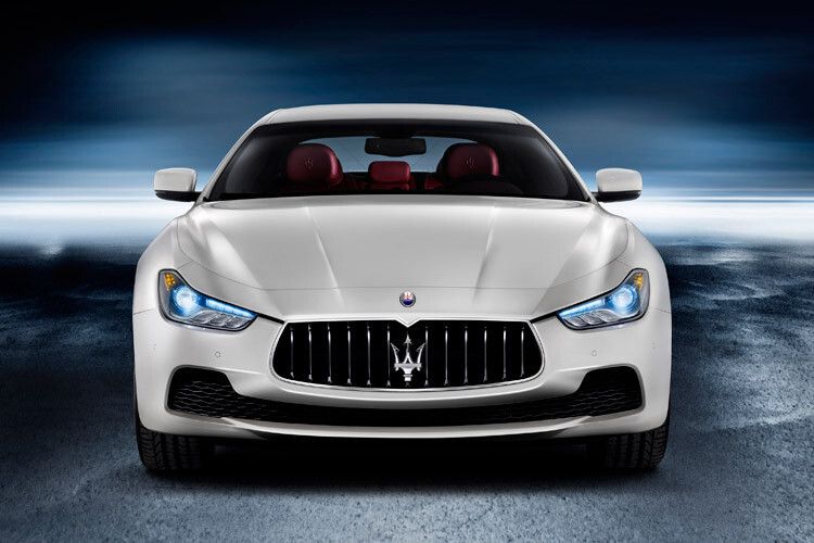 Die Benziner-Palette besteht aus zwei Sechszylindern mit 330 und 410 PS. (Foto: Maserati)