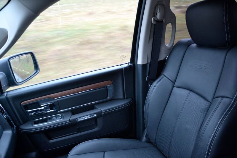 Komfortabel geht es auch auf dem Beifahrer- und …  (Michel / »kfz-betrieb«)