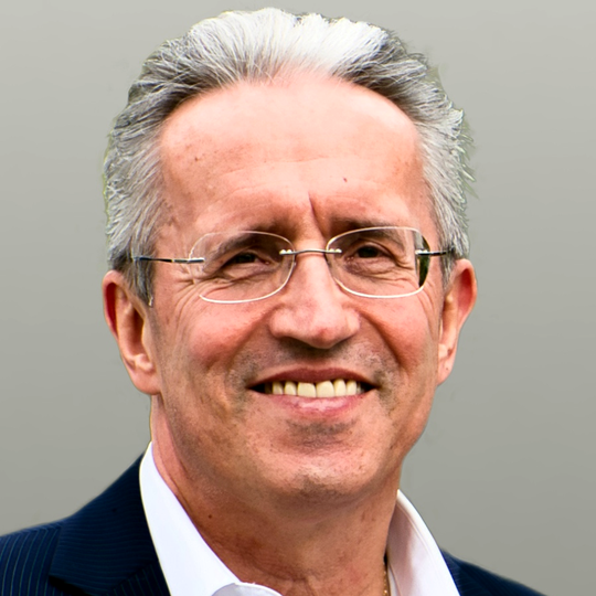 Dr. Georg Holzinger, Managing Executive Officer der Shibaura Machine und Sprecher der Geschäftsführung bei Shibaura Machine LWB.(Bild:  Shibaura Machine LWB)