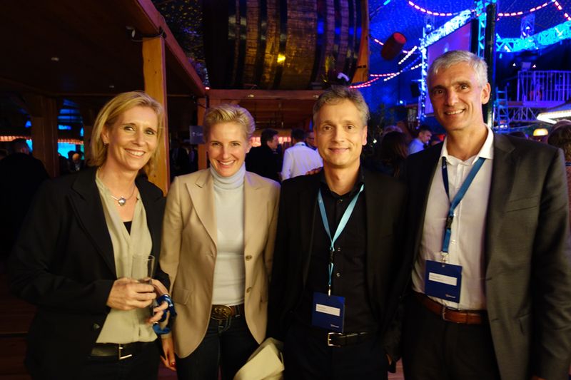 Christine Koch und Christine Müller (beide Microsoft) mit Marc Müller, Tech Data und Dr. Rainer Pöltz, Microsoft (v. l.) (Bild: IT-BUSINESS)