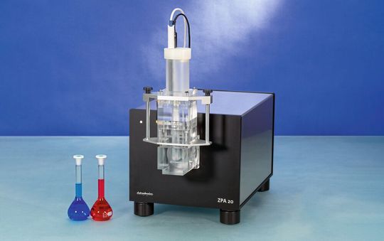 Der Zeta-Potential-Analysator ZPA 20 verwendet die patentierte Methode der bidirektionalen, oszillierenden Strömungspotential- und Strömungsstromanalyse. Der Zeta-Potential-Analysator ZPA 20 verwendet die patentierte Methode der bidirektionalen, oszillierenden Strömungspotential- und Strömungsstromanalyse.