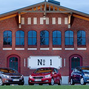Die Nummer 1 im C-Segment ist immer noch der VW Golf - aber mit dem neuen Ceed will Kia deutlich Boden gutmachen.