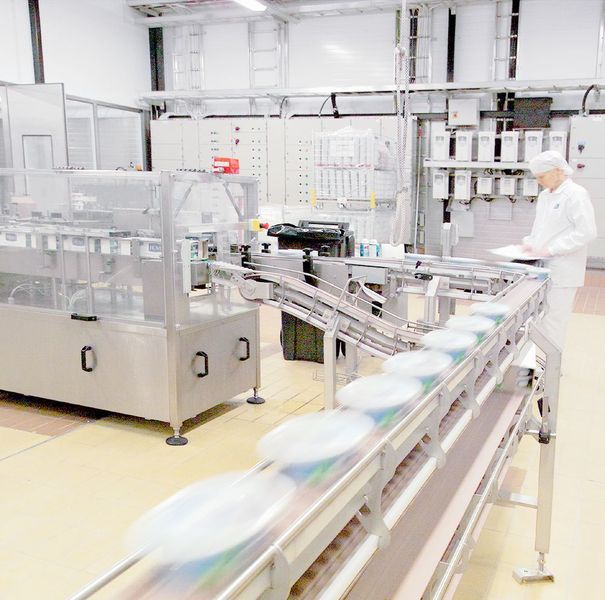 Mithilfe der digitalen Lösung von ABB kann beispielsweise ein Problem am Lager eines Förderbandes erkannt werden, bevor dieses ausfällt. (ABB)